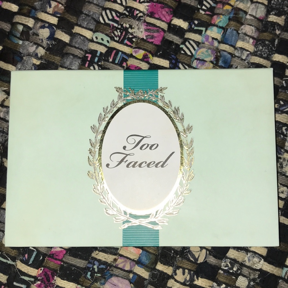 Too Faced eye shadow pallet